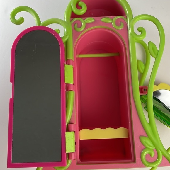 Strawberry Shortcake Wardrobe & 3 Dolls - Picture 12 of 16